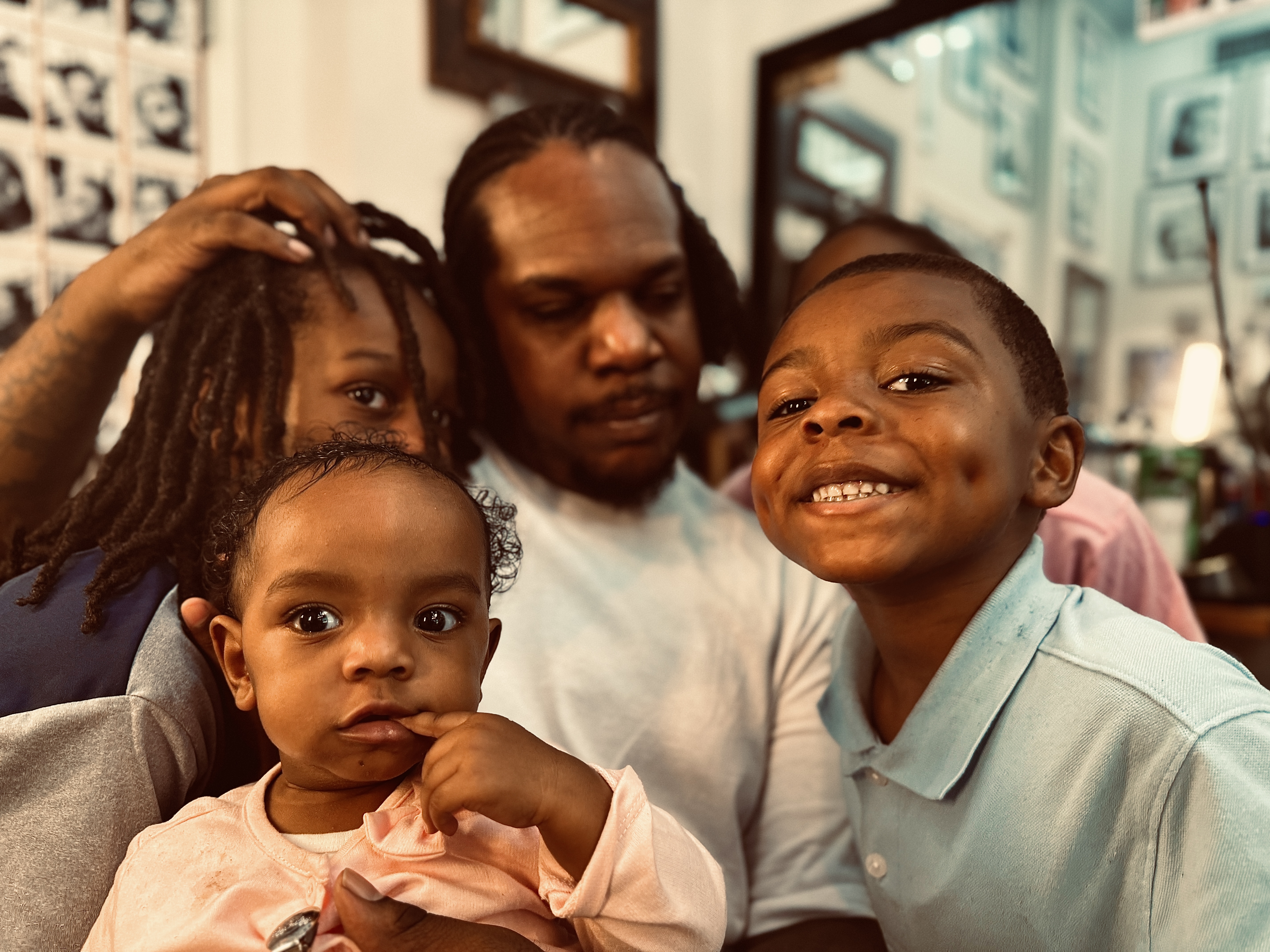 A family portrait captured by Hopeful Memories