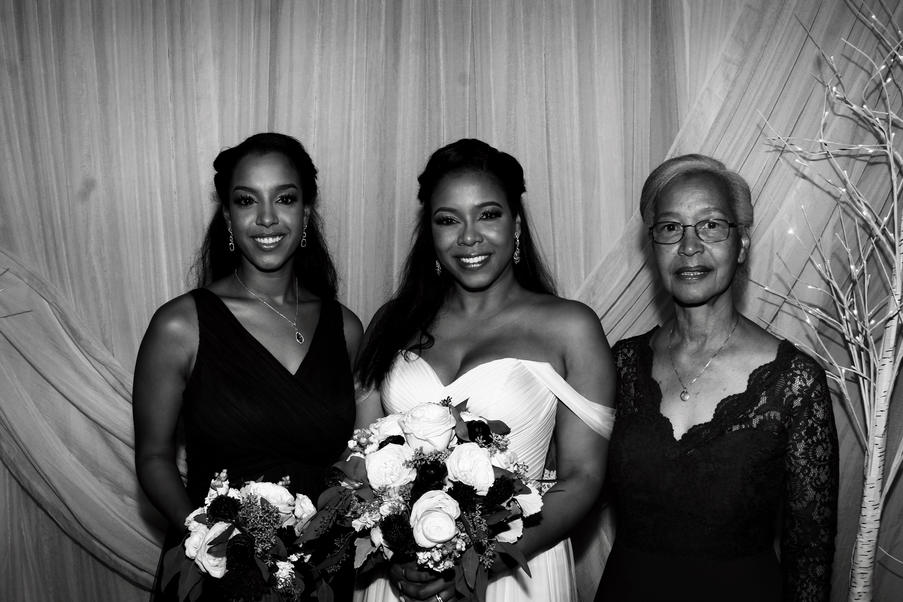 A family moment captured by Hopeful Memories